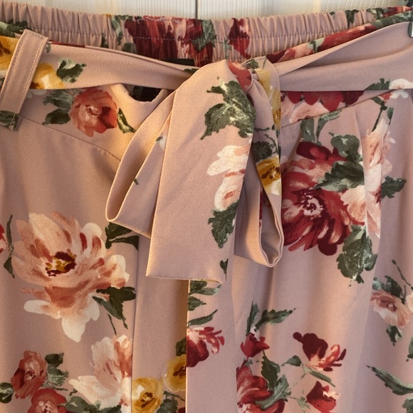 Torrid Lilac Purple Floral Crepe Wide Leg Pant - Picture 6 of 9